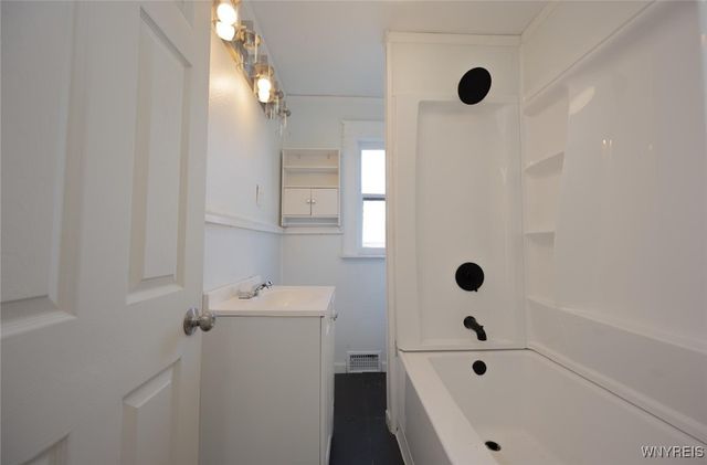 1126 La Salle Avenue, Niagara Falls, NY 14301