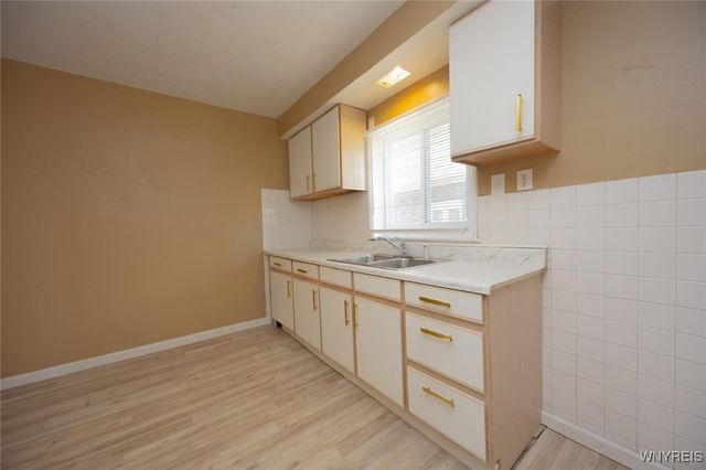 1126 La Salle Avenue, Niagara Falls, NY 14301