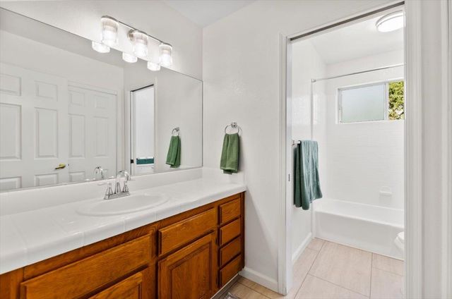 3720 Four Springs Dr, Rescue, CA 95672