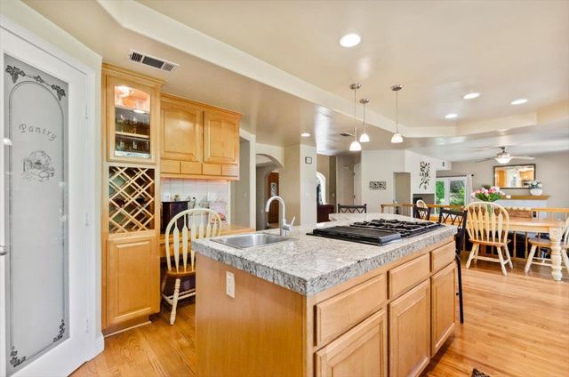 3720 Four Springs Dr, Rescue, CA 95672