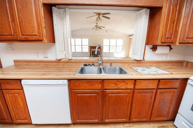 490 Hickory Nut Road, Inman, SC 29349