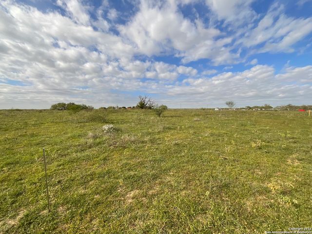 128 Sylas Hayes Loop, Leming, TX 78064