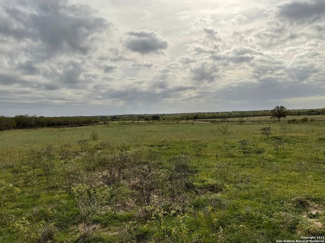 128 Sylas Hayes Loop, Leming, TX 78064