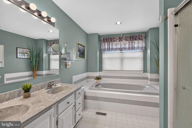 259 RIDINGS CIR, Macungie, PA 18062