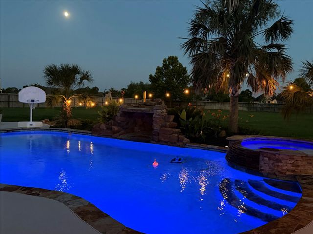 4410 Clearwater Road, Baytown, TX 77523