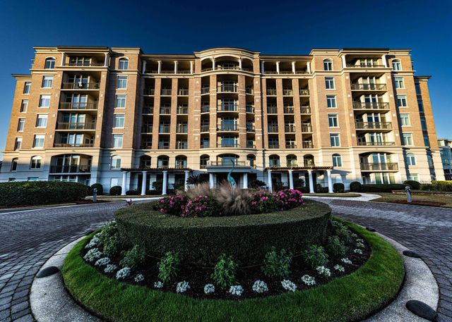 113 N Plaza Ct. Court T-3, Mount Pleasant, SC 29464