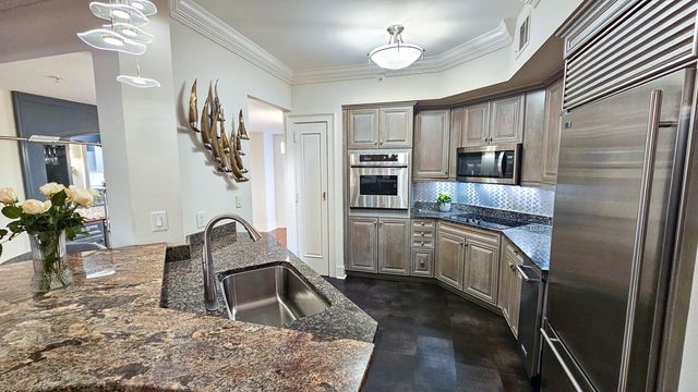 113 N Plaza Ct. Court T-3, Mount Pleasant, SC 29464