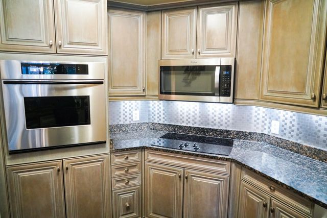 113 N Plaza Ct. Court T-3, Mount Pleasant, SC 29464