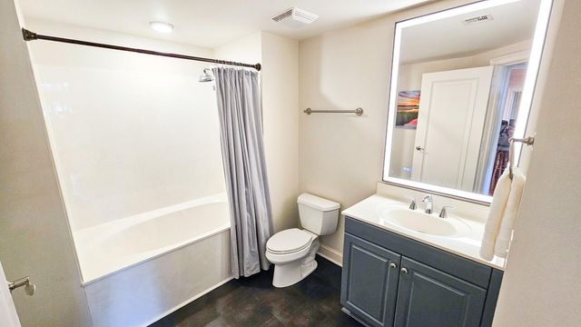 113 N Plaza Ct. Court T-3, Mount Pleasant, SC 29464