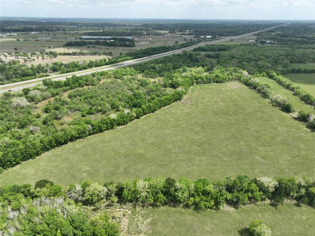 10463 Highway 36, Bellville, TX 77418