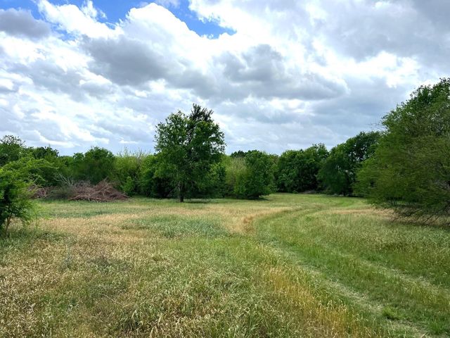 10463 Highway 36, Bellville, TX 77418