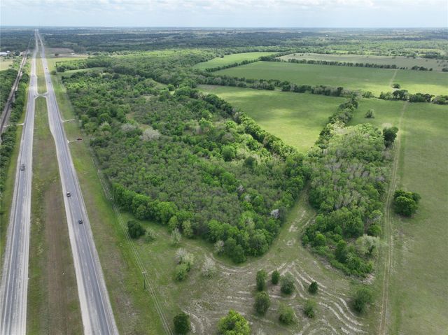 10463 Highway 36, Bellville, TX 77418