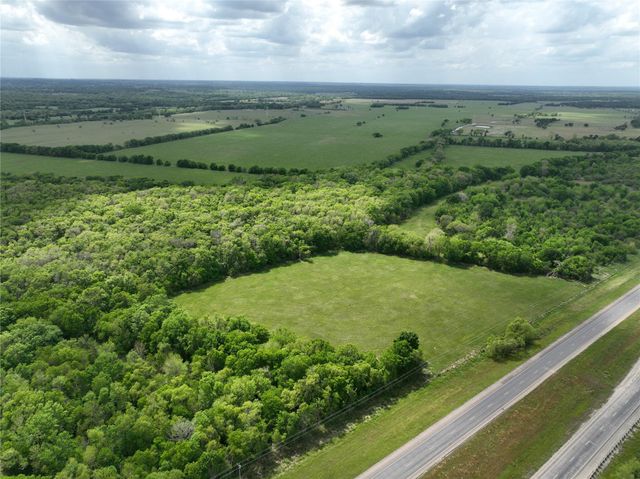 10463 Highway 36, Bellville, TX 77418