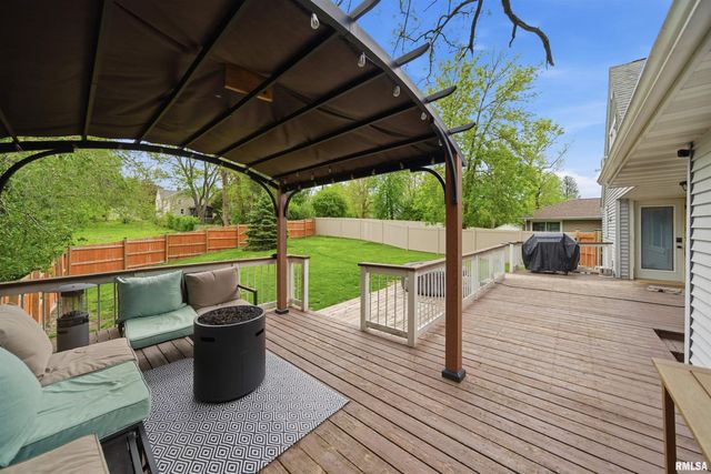 5006 N EDGEBROOK Drive, Peoria, IL 61614
