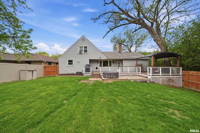 5006 N EDGEBROOK Drive, Peoria, IL 61614