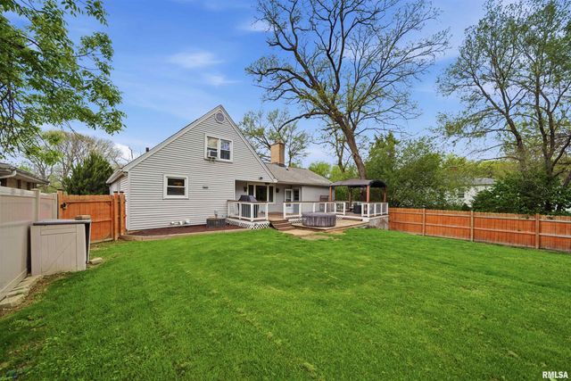 5006 N EDGEBROOK Drive, Peoria, IL 61614