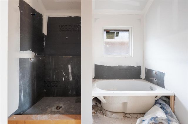 12505 Dolche Vita Drive, Yukon, OK 73099