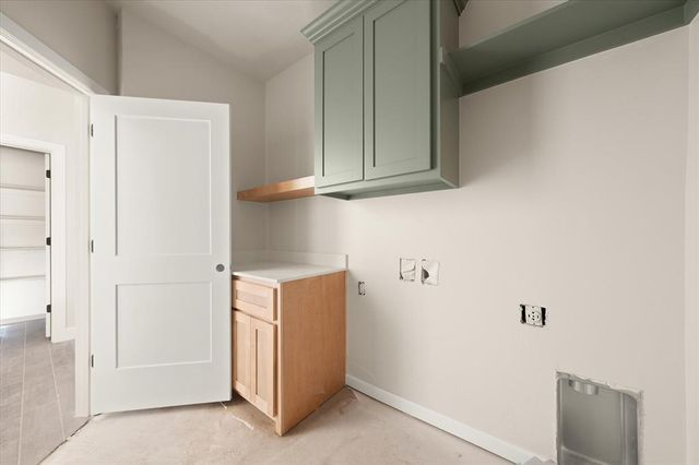 12505 Dolche Vita Drive, Yukon, OK 73099