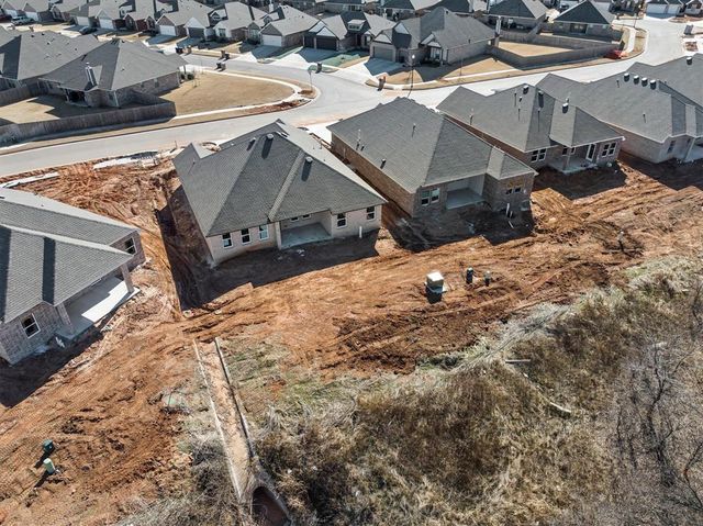 12505 Dolche Vita Drive, Yukon, OK 73099