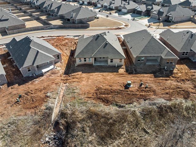 12505 Dolche Vita Drive, Yukon, OK 73099