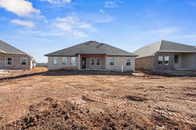 12505 Dolche Vita Drive, Yukon, OK 73099