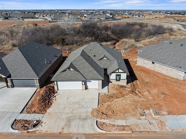 12505 Dolche Vita Drive, Yukon, OK 73099