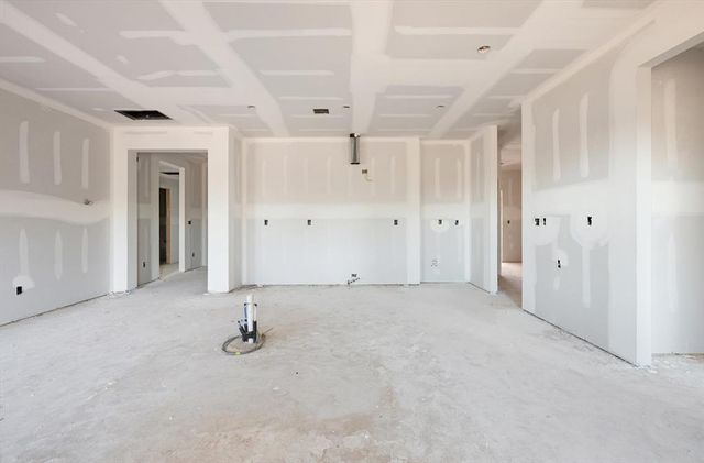 12505 Dolche Vita Drive, Yukon, OK 73099