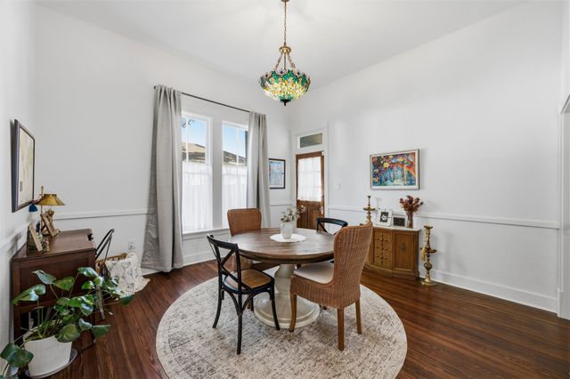 911 E Marvin Avenue, Waxahachie, TX 75165