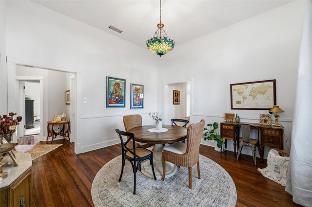 911 E Marvin Avenue, Waxahachie, TX 75165