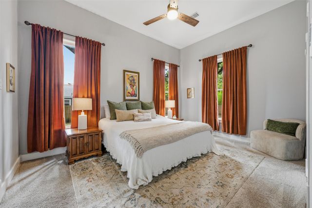 911 E Marvin Avenue, Waxahachie, TX 75165