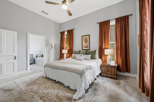 911 E Marvin Avenue, Waxahachie, TX 75165