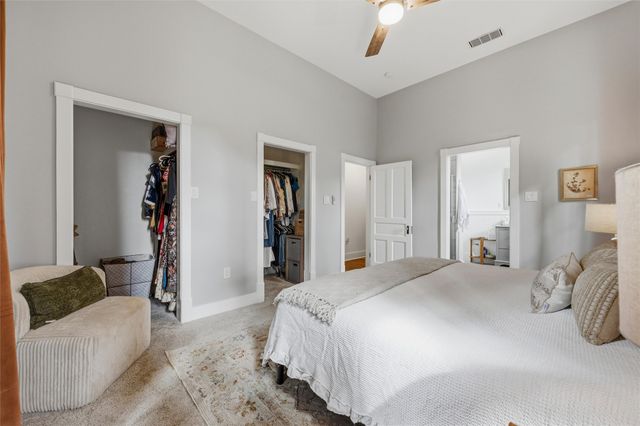 911 E Marvin Avenue, Waxahachie, TX 75165
