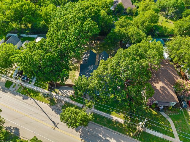 911 E Marvin Avenue, Waxahachie, TX 75165