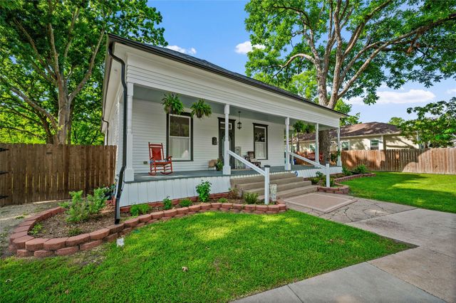 911 E Marvin Avenue, Waxahachie, TX 75165