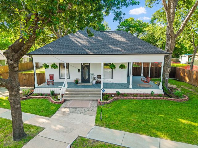 911 E Marvin Avenue, Waxahachie, TX 75165