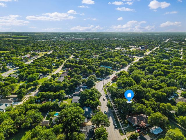 911 E Marvin Avenue, Waxahachie, TX 75165