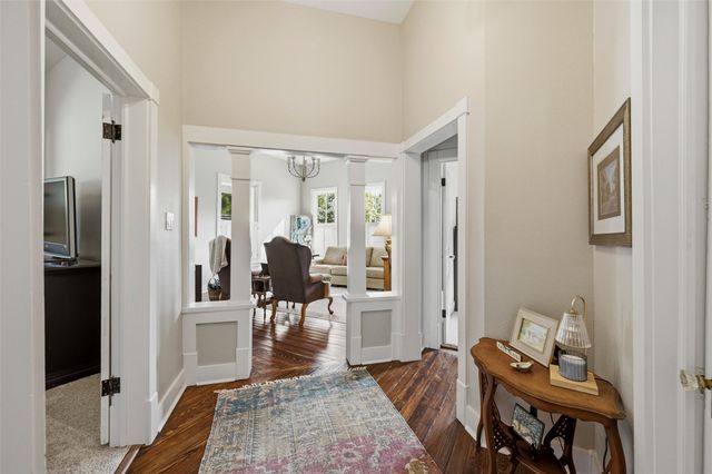 911 E Marvin Avenue, Waxahachie, TX 75165