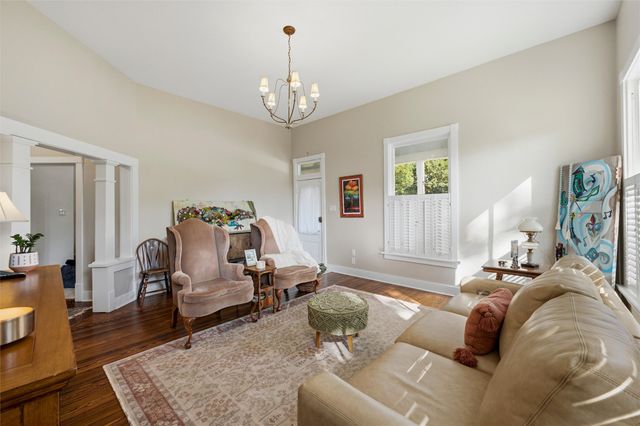 911 E Marvin Avenue, Waxahachie, TX 75165