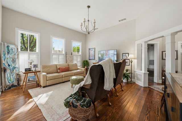 911 E Marvin Avenue, Waxahachie, TX 75165