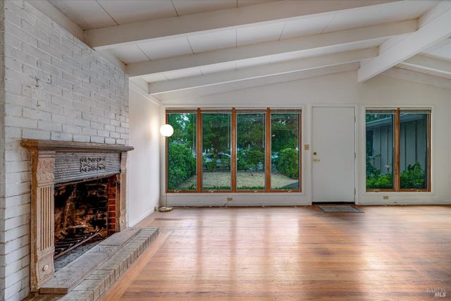 852 Austin Ave, Sonoma, CA 95476