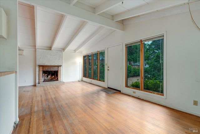 852 Austin Ave, Sonoma, CA 95476