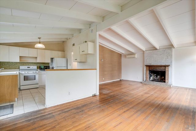 852 Austin Ave, Sonoma, CA 95476