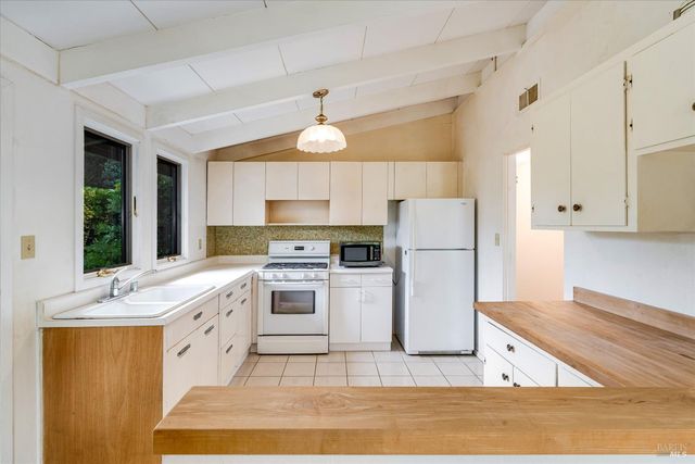 852 Austin Ave, Sonoma, CA 95476