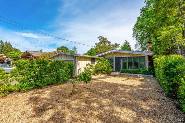 852 Austin Ave, Sonoma, CA 95476