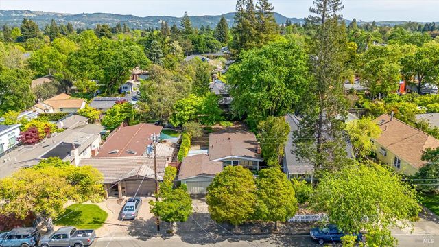 852 Austin Ave, Sonoma, CA 95476