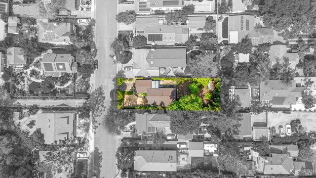 852 Austin Ave, Sonoma, CA 95476