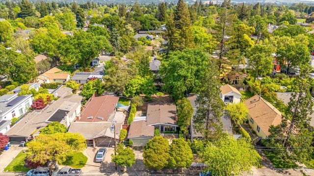 852 Austin Ave, Sonoma, CA 95476