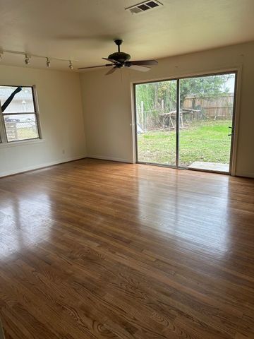 1914 Westcrest Drive, Houston, TX 77055