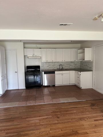 1914 Westcrest Drive, Houston, TX 77055