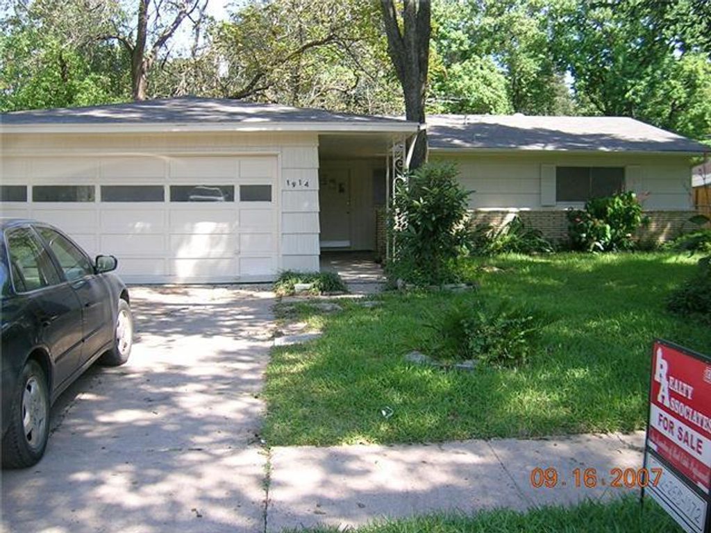 1914 Westcrest Drive, Houston, TX 77055